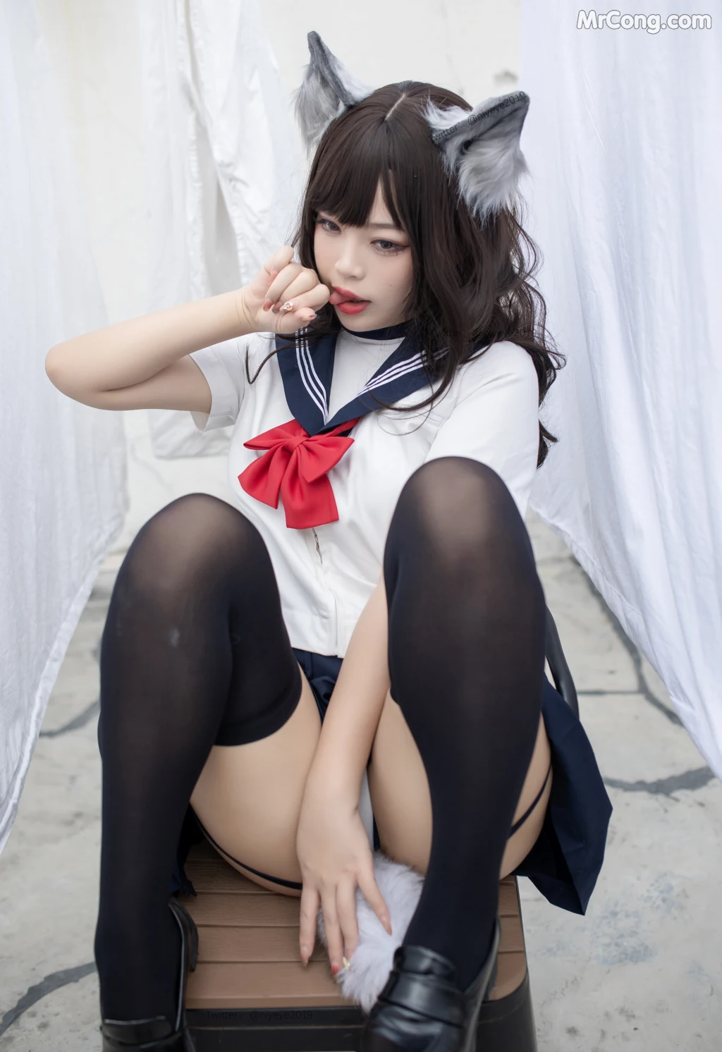 Coser@白烨 Vol.047: 魅惑狼姐姐-室外 (63 photos + 11 videos) – Page 2