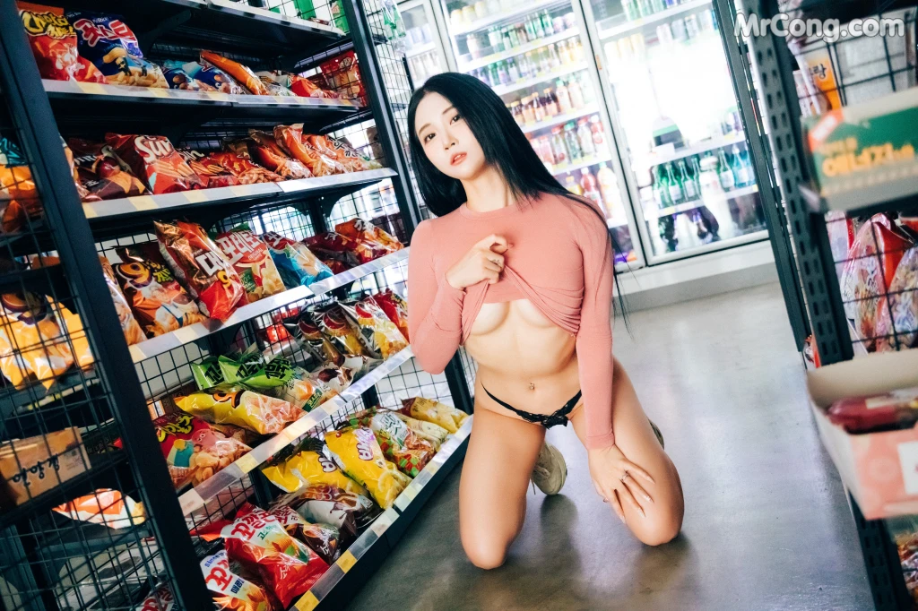 [Loozy] Bomi (보미): Part Timer (124 photos) – Page 2