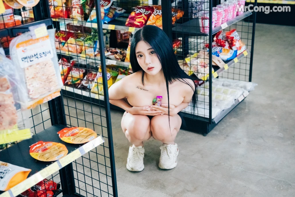 [Loozy] Bomi (보미): Part Timer (124 photos) – Page 11