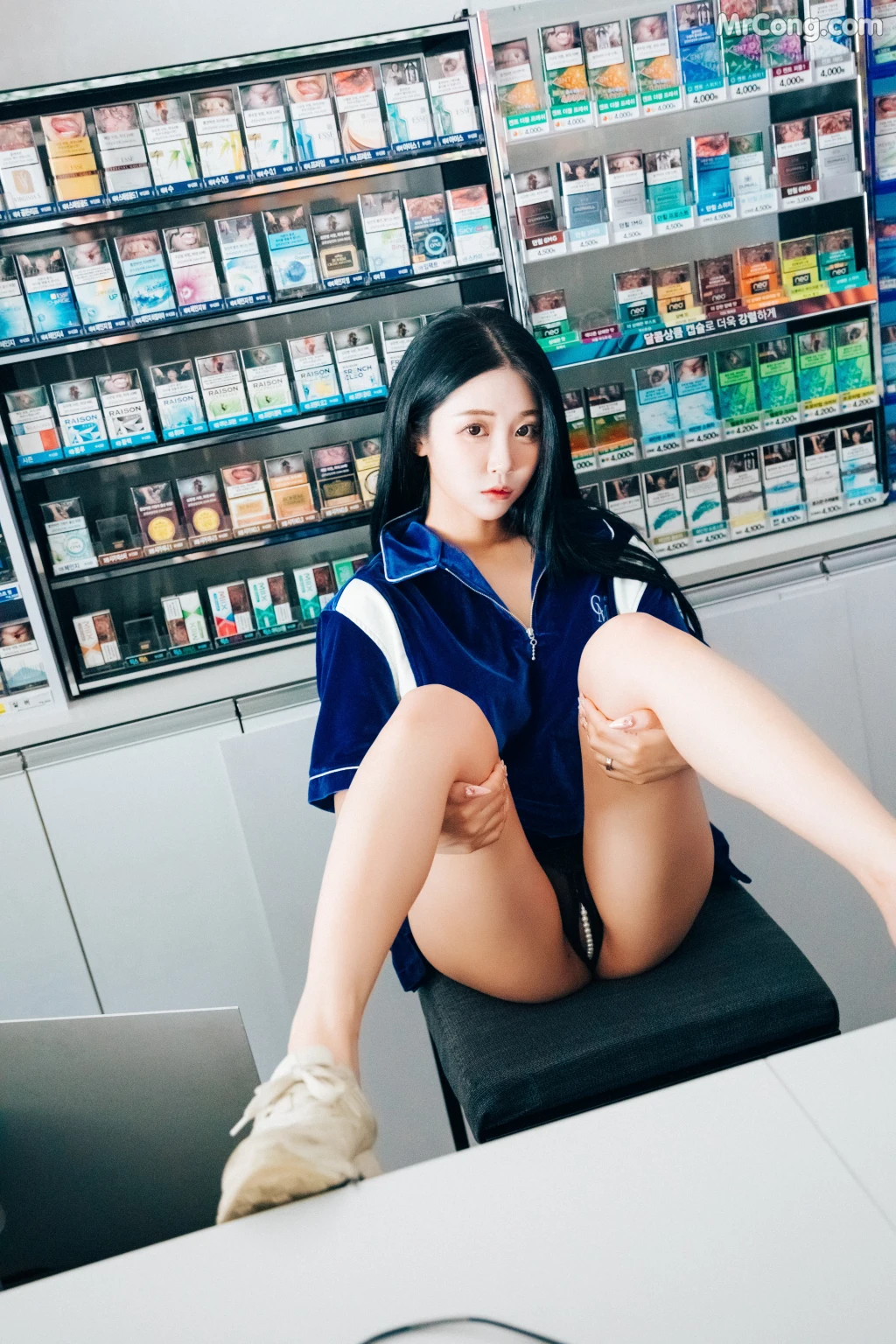[Loozy] Bomi (보미): Part Timer (124 photos) – Page 11