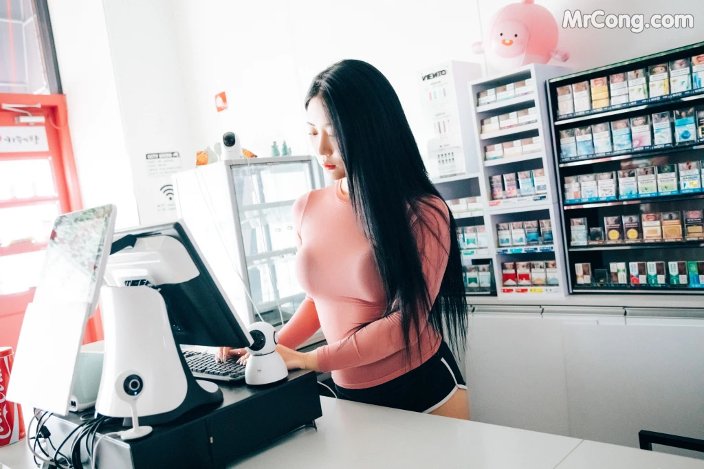 [Loozy] Bomi (보미): Part Timer (124 photos) – Page 12