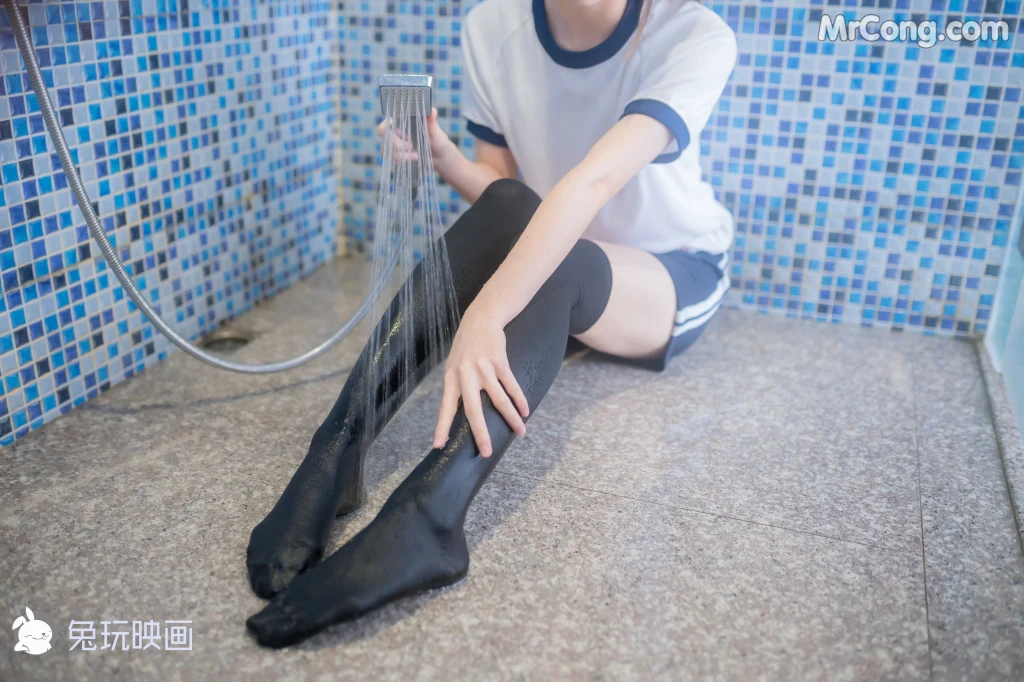 Cosplay@兔玩映画 Vol.021: 湿身体操服 (45 photos)