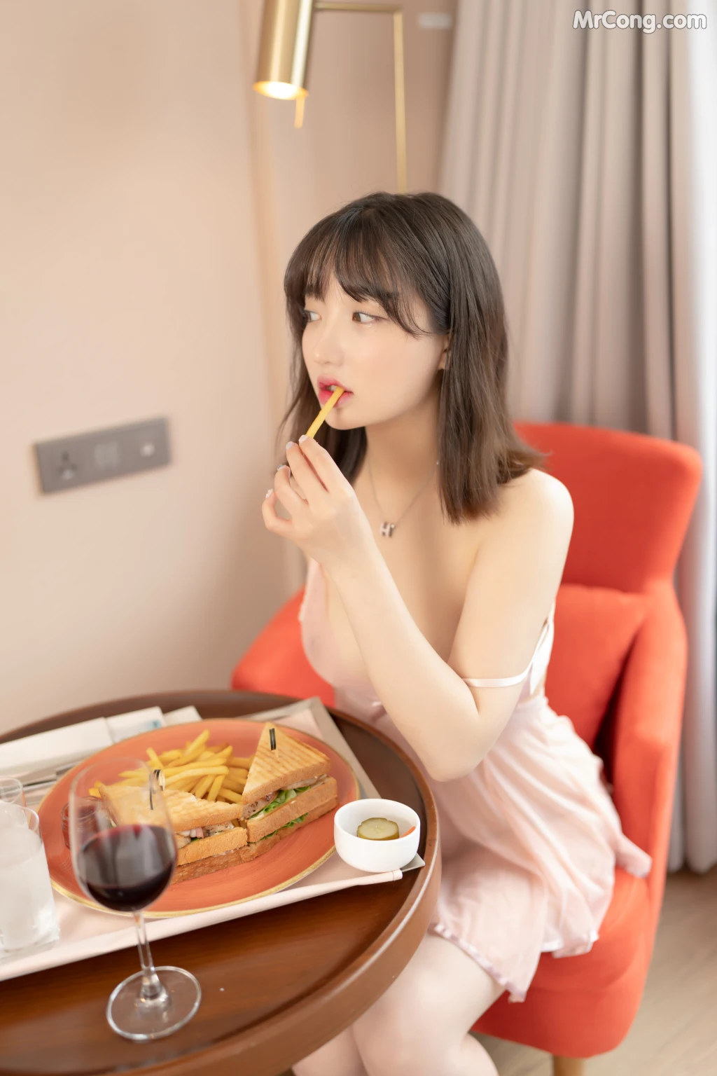 [SIDAM] Son Ye-Eun (손예은) – Vol.002 (125 photos) – Page 4