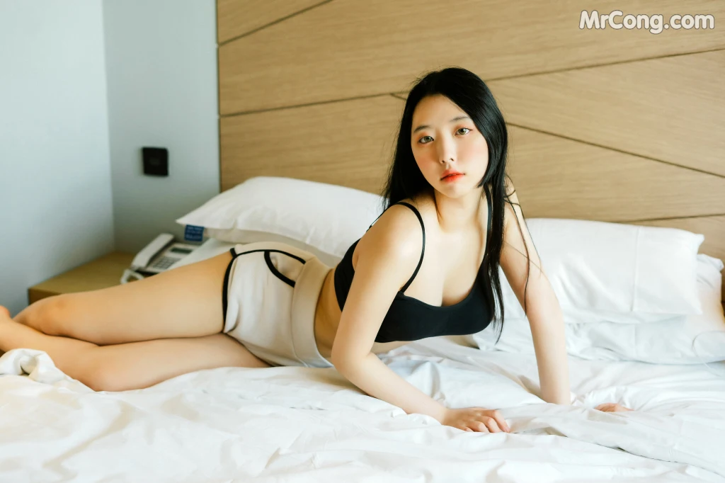 Dame (담) – Girlfriend – Moon Night Snap (81 photos)