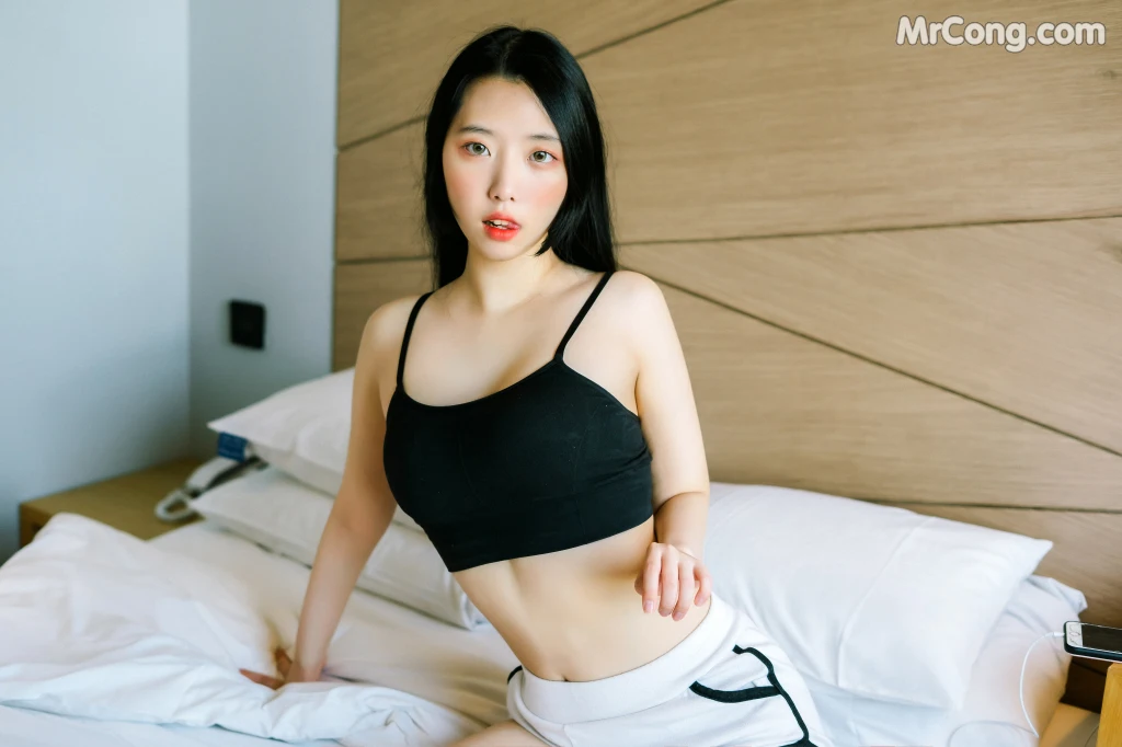 Dame (담) – Girlfriend – Moon Night Snap (81 photos)