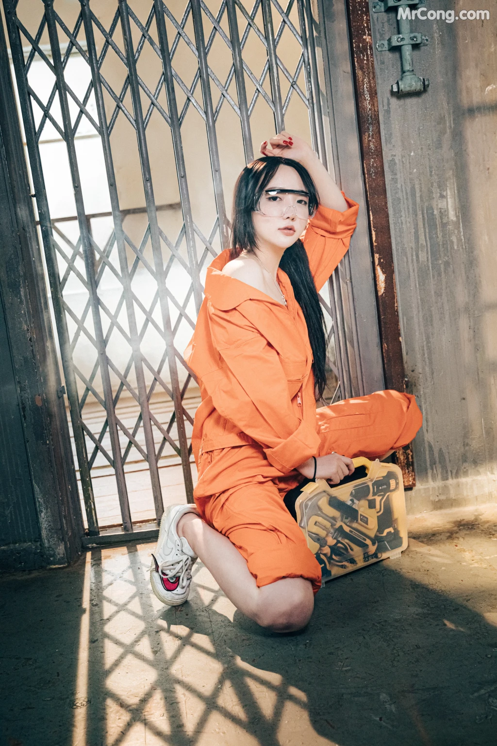 [Loozy] Son Ye-Eun (손예은): Where Are My Tools (Full ver.) (102 photos)
