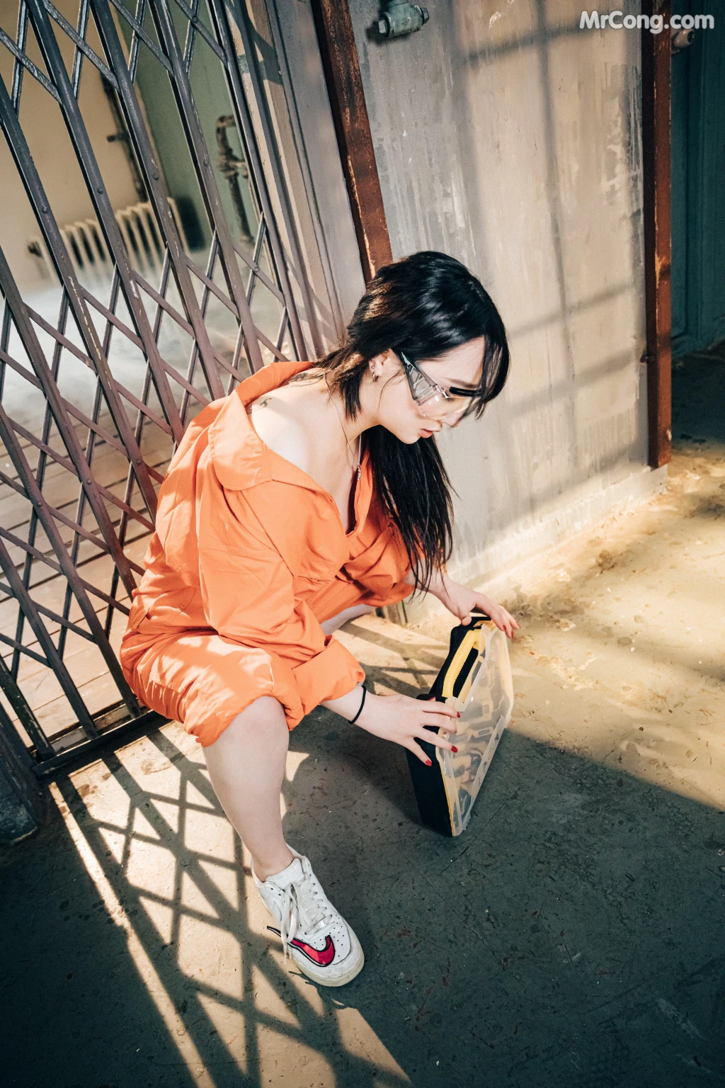 [Loozy] Son Ye-Eun (손예은): Where Are My Tools (Full ver.) (102 photos)