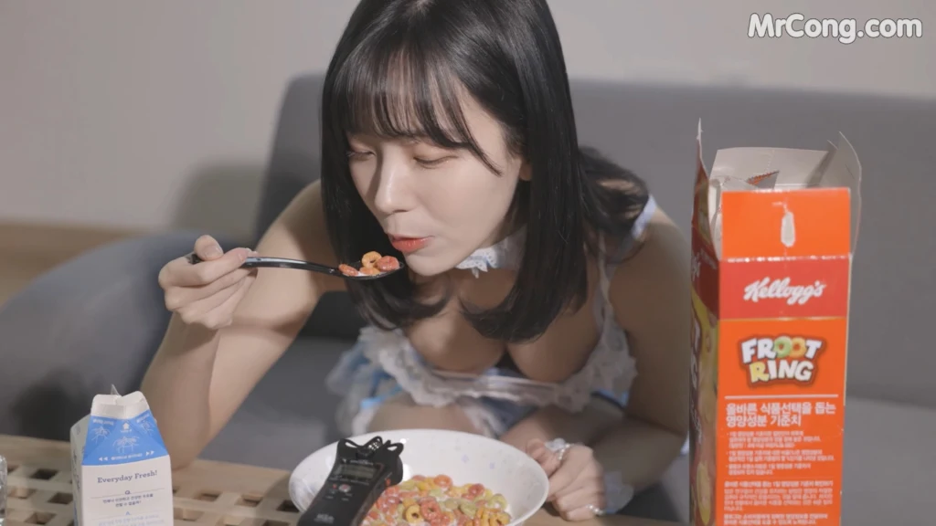 쏘블리 (@leeesovely) ASMR Videos (13 photos + 8 videos)