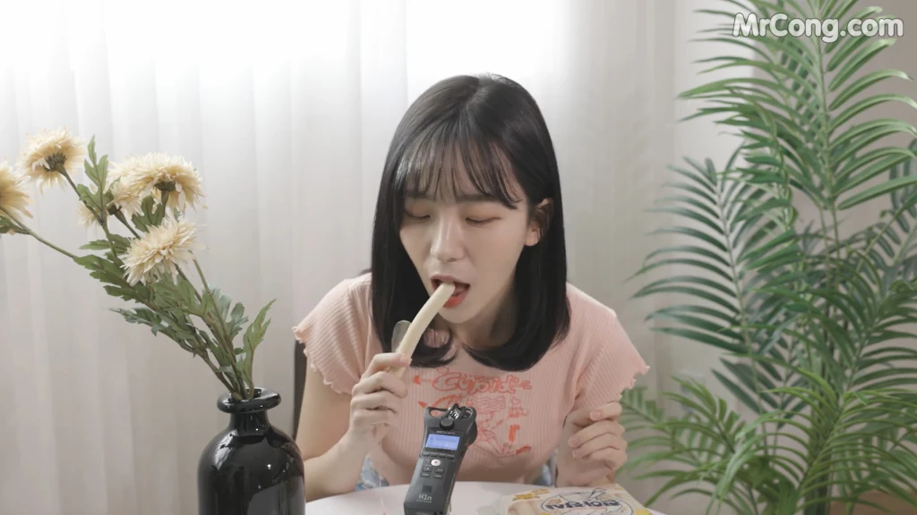 쏘블리 (@leeesovely) ASMR Videos (13 photos + 8 videos)