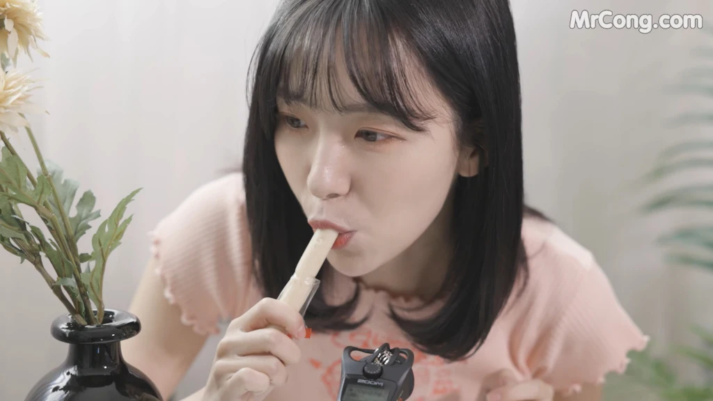쏘블리 (@leeesovely) ASMR Videos (13 photos + 8 videos)