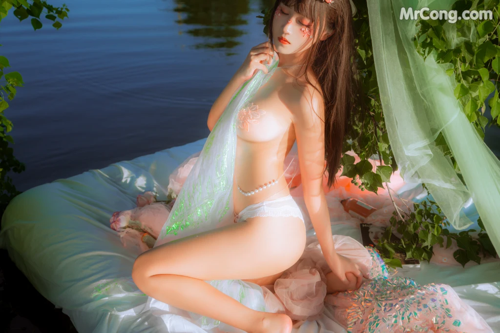 Coser@三度_69 Vol.074: 水边的阿狄丽娜 (32 photos)