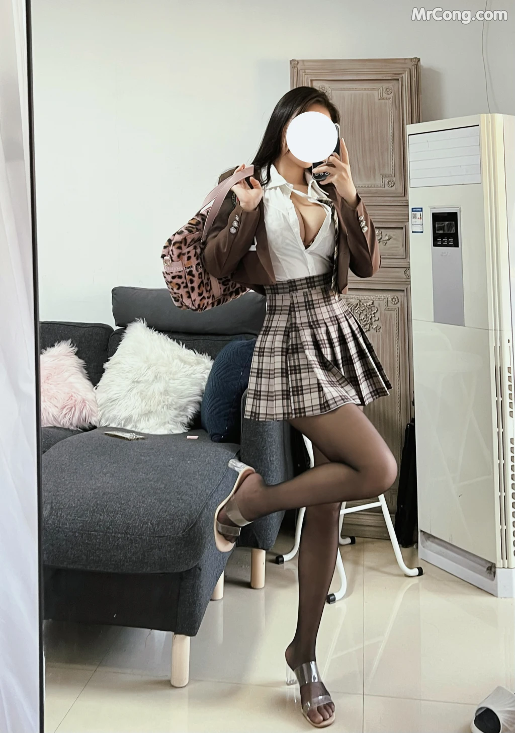 Coser@白烨 Vol.050: 超辣猎犬姐姐 (52 photos + 2 videos) – Page 4