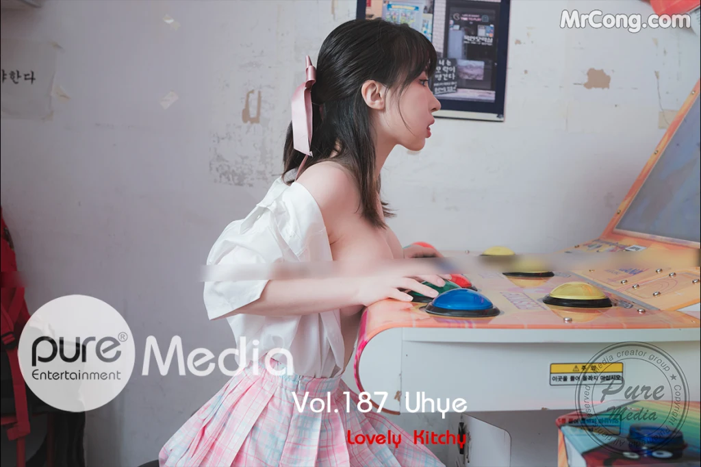 Pure Media Vol.187: Uhye (이유혜) (121 photos) – Page 11