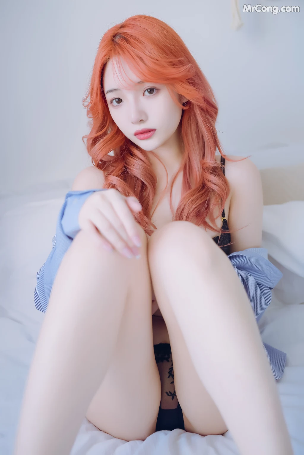 Coser@雯妹不讲道理 No.031: 蓝色衬衫 (26 photos)