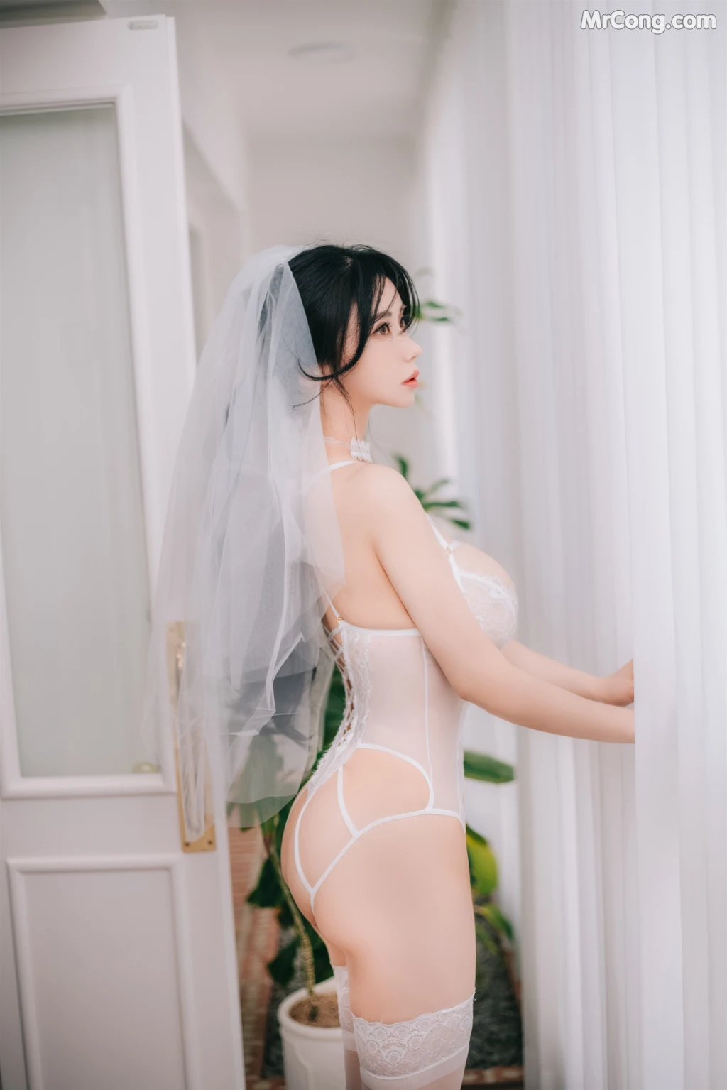 [Paranhosu] Sia_S22: Special Photobook Vol.2 (74 photos) – Page 2