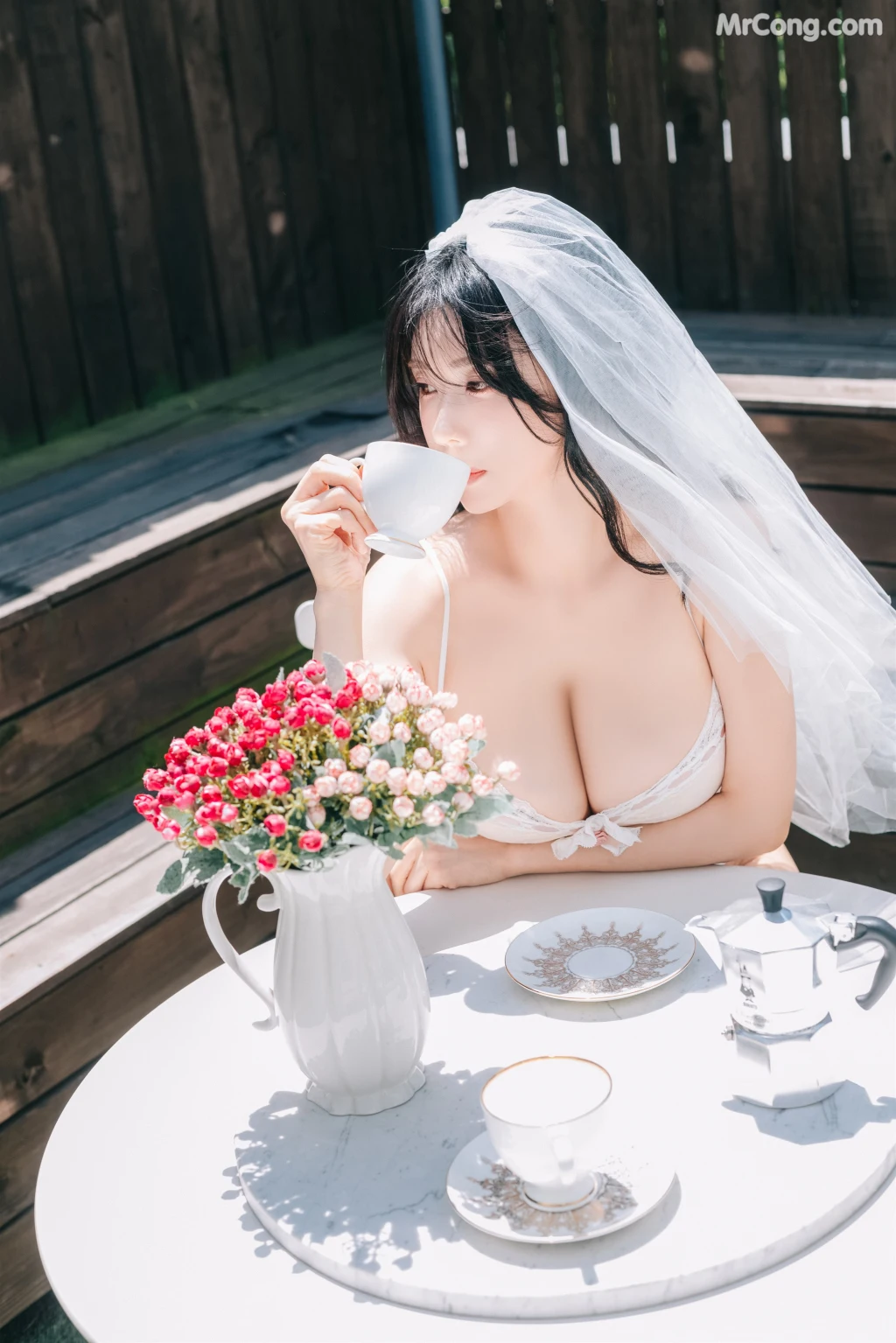 [Paranhosu] Sia_S22: Special Photobook Vol.2 (74 photos) – Page 2