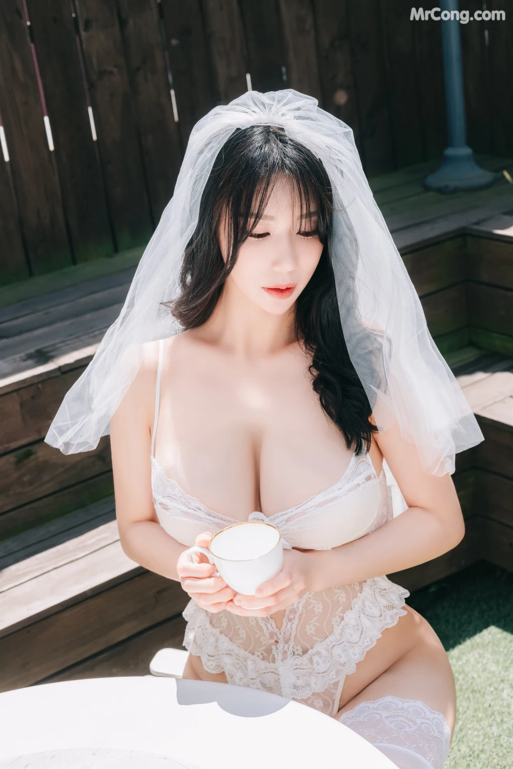 [Paranhosu] Sia_S22: Special Photobook Vol.2 (74 photos) – Page 2