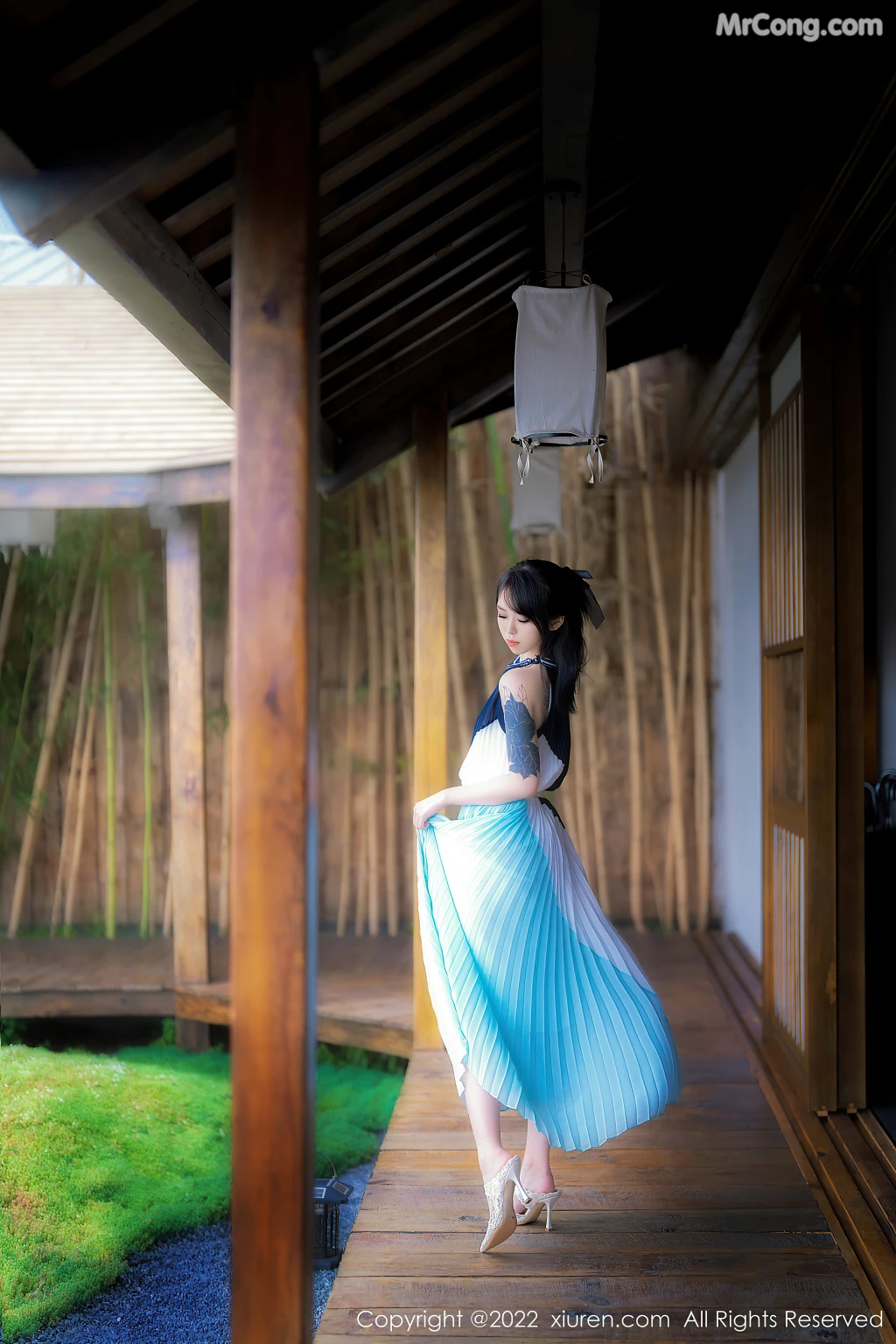 XIUREN No.5327: 奶瓶 (54 photos)