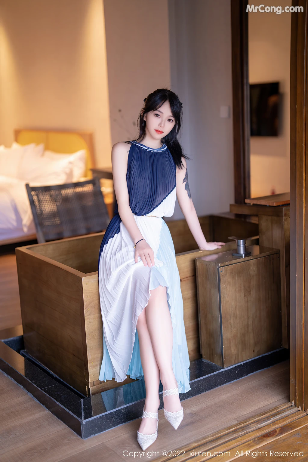 XIUREN No.5327: 奶瓶 (54 photos) – Page 2