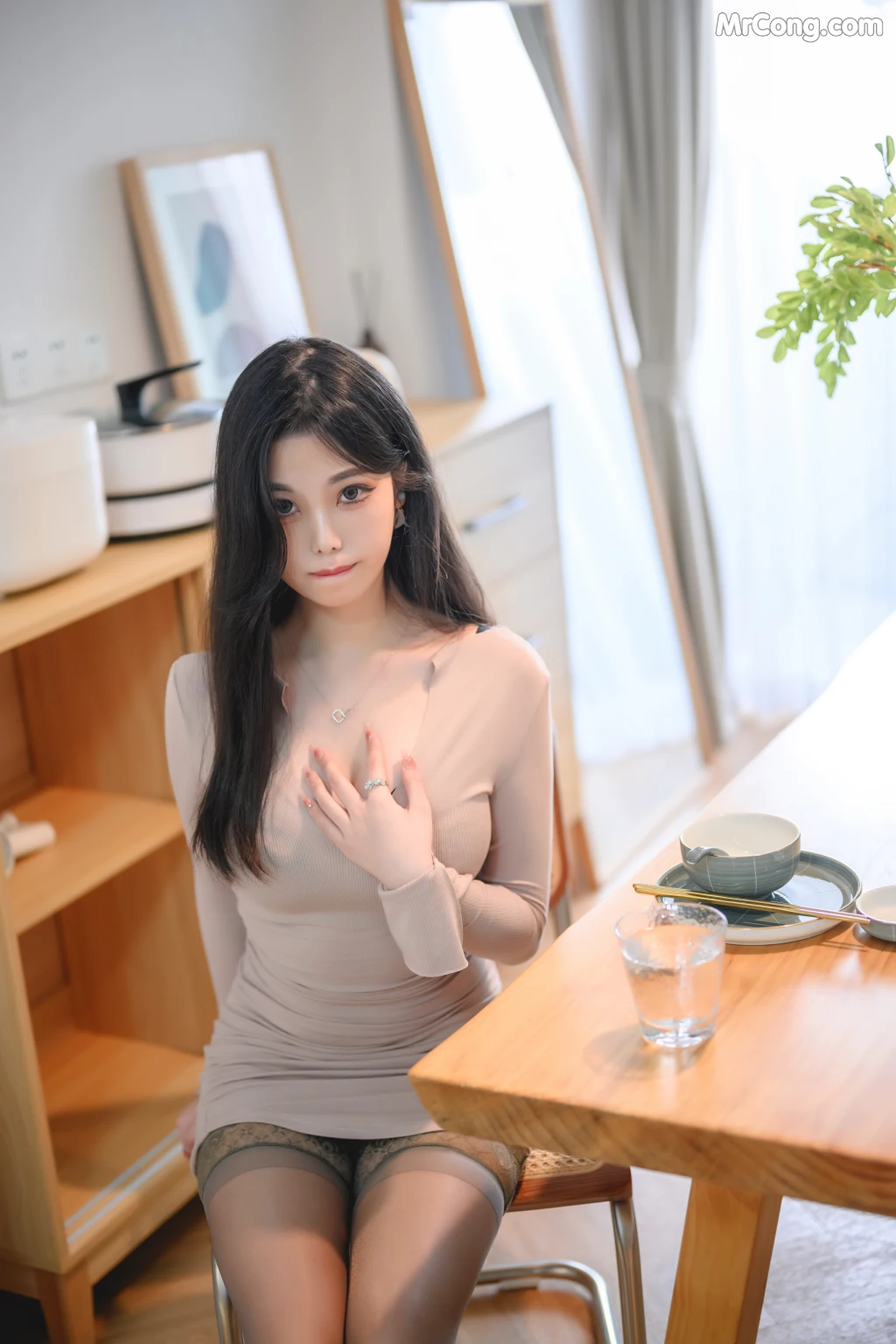 Coser@蜜汁猫裘 Vol.091: 太太三部曲 Part1 (45 photos)