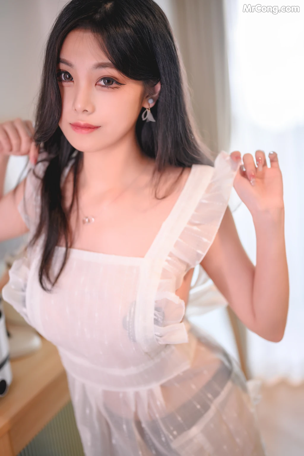 Coser@蜜汁猫裘 Vol.092: 太太三部曲 Part2 (38 photos)