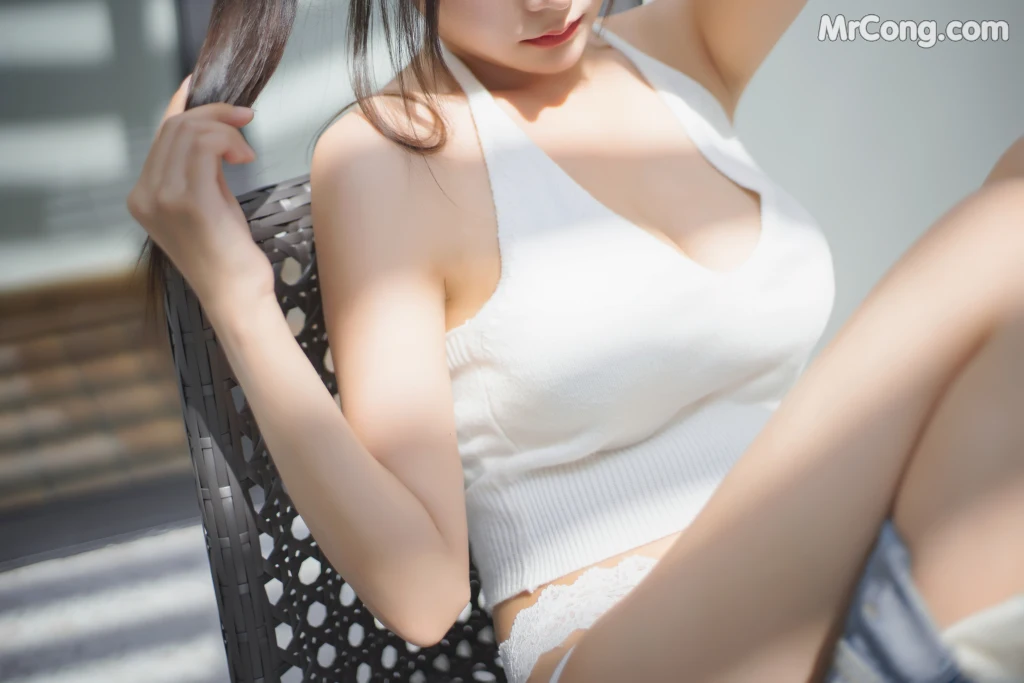 Coser@香草喵露露 No.040: 杨枝甘露 背心牛仔背带裤 (55 photos + 1 video) – Page 5