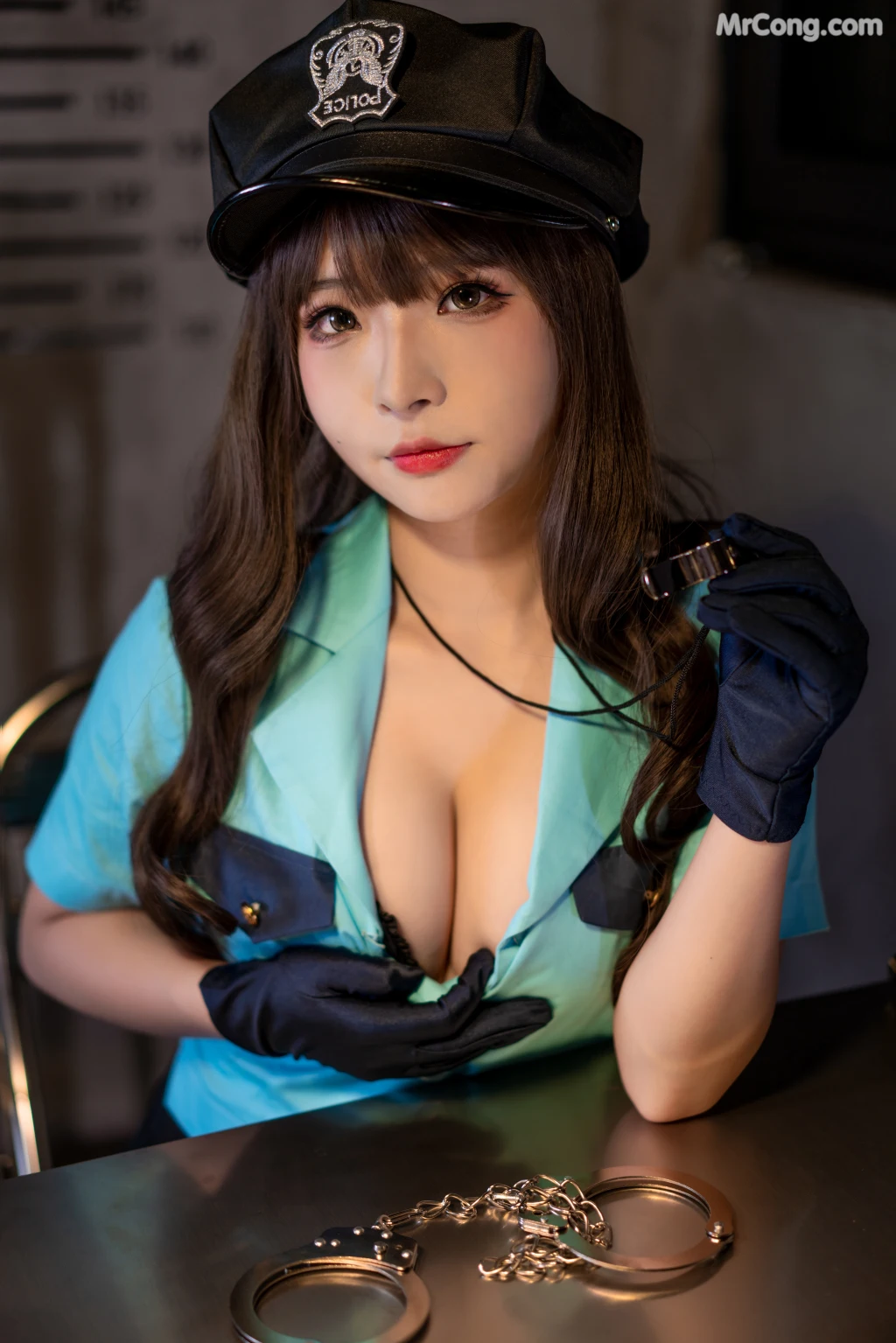 Coser@yuuhui玉汇 No.016: 特级女警 (76 photos)