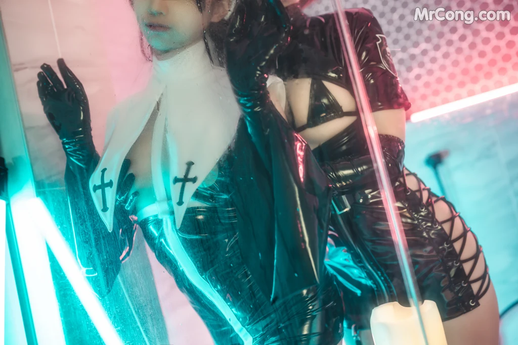 Coser@蠢沫沫 (chunmomo) Vol.071: 修女×护士 (50 photos)