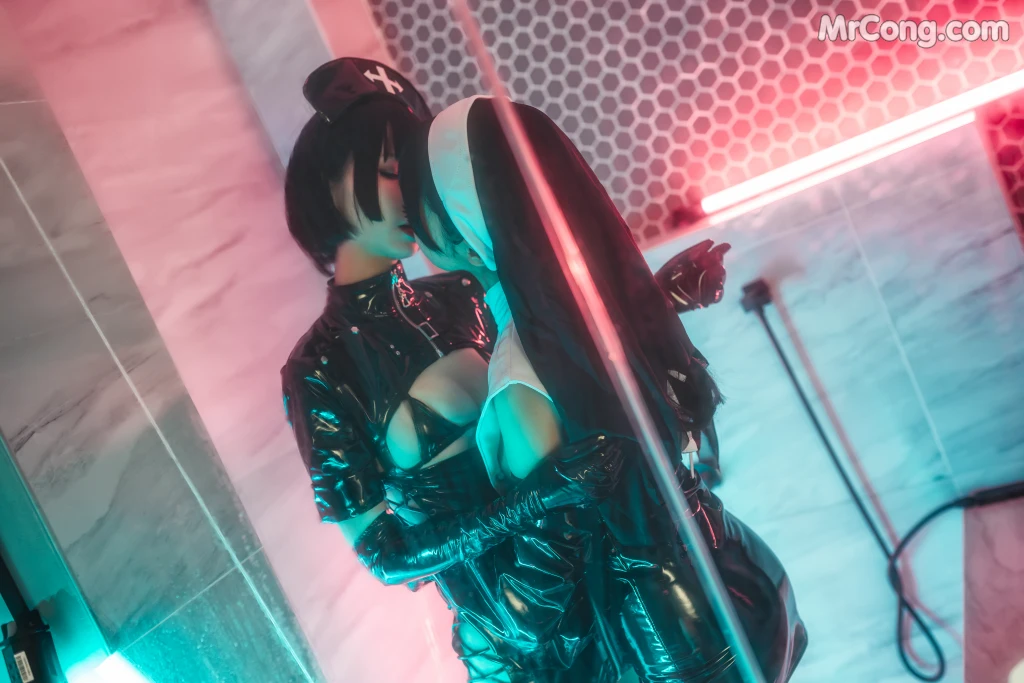 Coser@蠢沫沫 (chunmomo) Vol.071: 修女×护士 (50 photos)