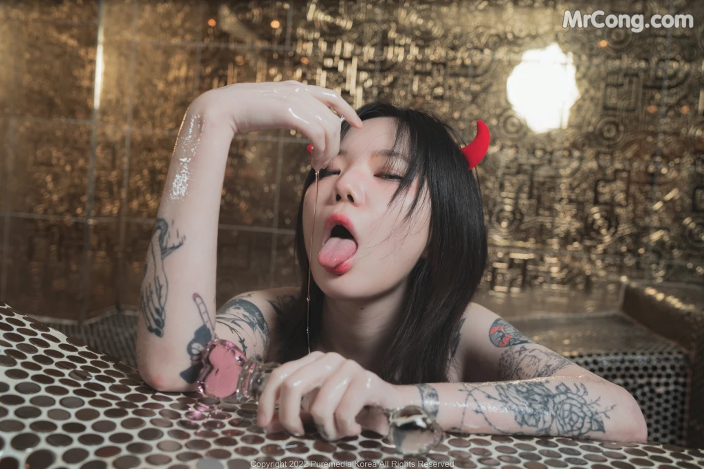 Pure Media Vol.177: Siro (시로) – Horny Succubus (98 photos)