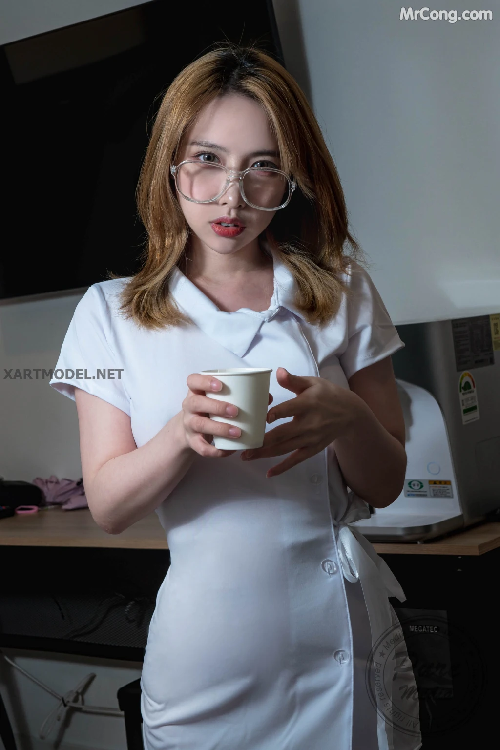 Pure Media Vol.206: Uhye (이유혜) – Fainted Nurse (101 photos) – Page 8