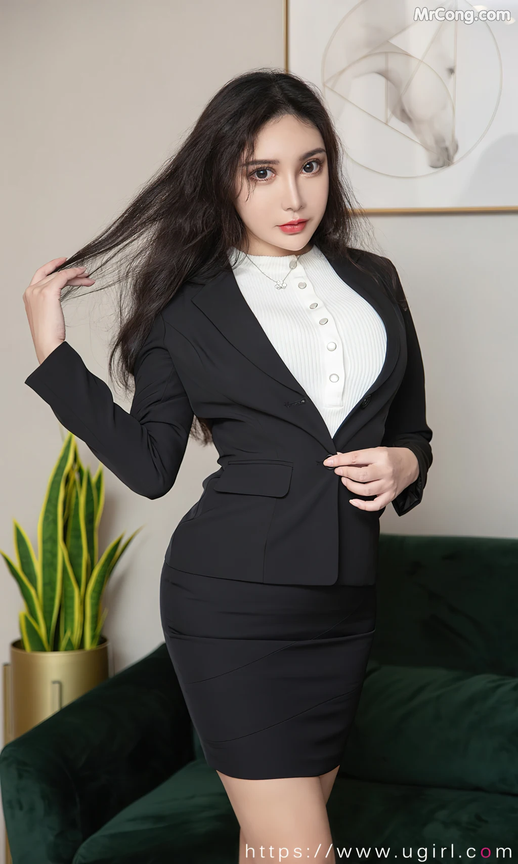 UGIRLS – Ai You Wu App No.2411: Qiao Ya Bing (乔雅冰) (35 photos)