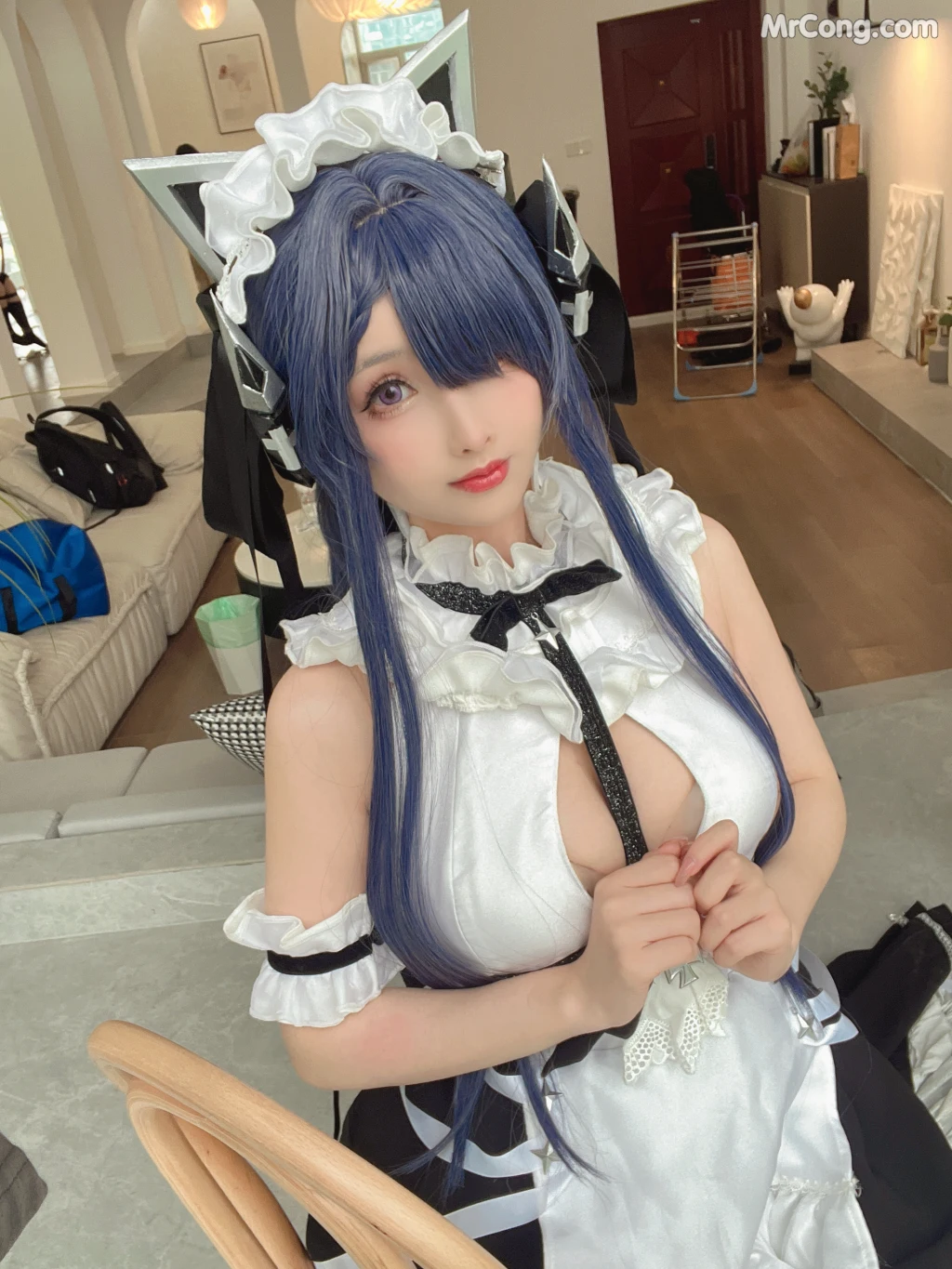 Coser@rioko凉凉子 Vol.102: 奥古斯特女仆 (40 photos + 2 videos)