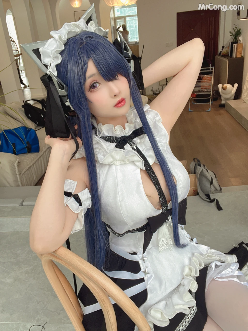 Coser@rioko凉凉子 Vol.102: 奥古斯特女仆 (40 photos + 2 videos)