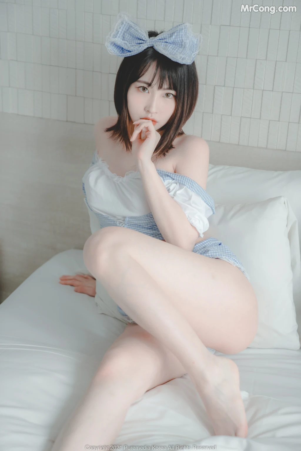 Pure Media Vol.90: Uhye (이유혜) (83 photos)