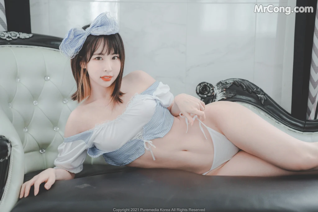 Pure Media Vol.90: Uhye (이유혜) (83 photos) – Page 2
