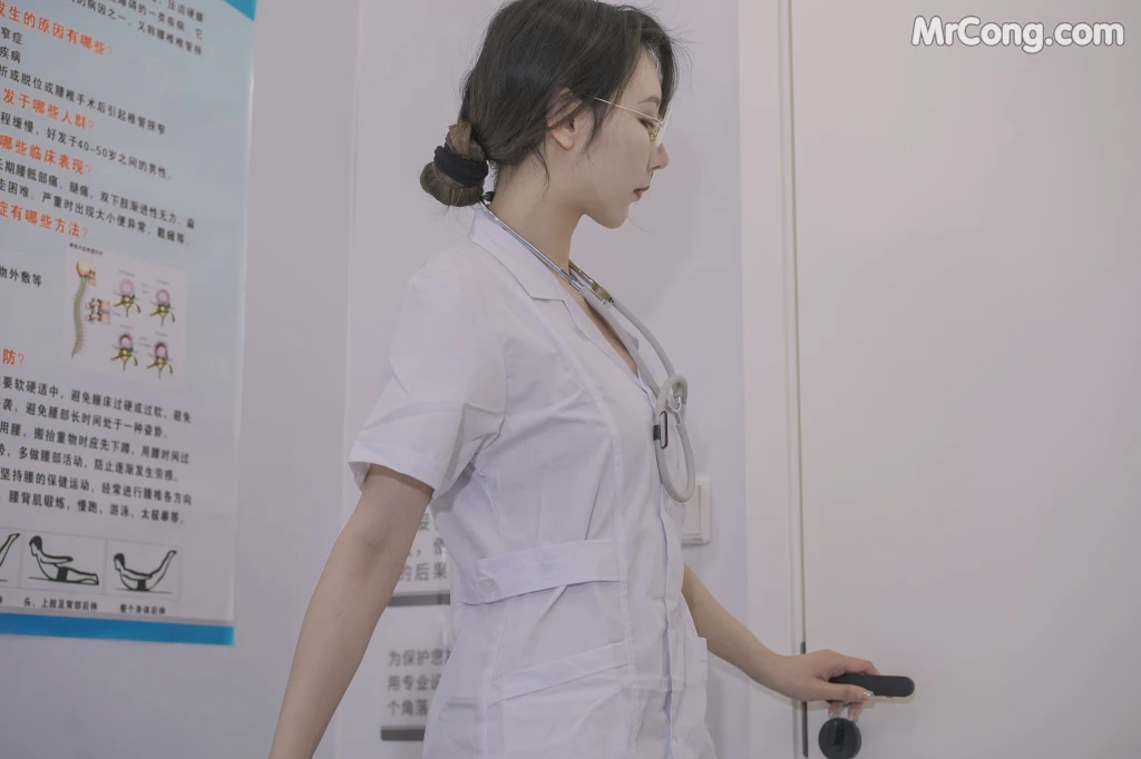 Coser@云溪溪 (Yunx1x1) Vol.030: 奶桃 N47医护 (80 photos + 1 video) – Page 3