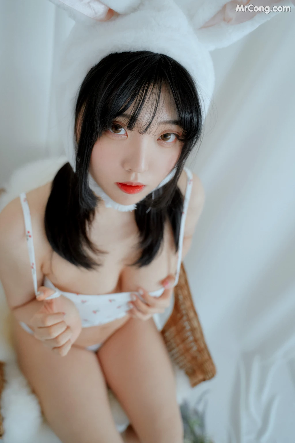 Song Hana (송하나) x BBUTTERMILK – HANA’s Room (87 photos)