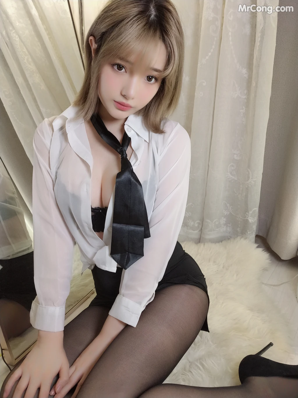 Coser@雯妹不讲道理 No.062: 《520特辑豪华版》白衬衫 (30 photos)