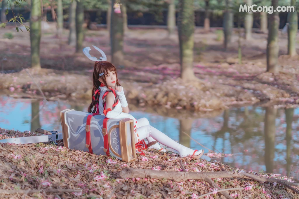 Coser@桜桃喵 Vol.134: 花见巫女 (32 photos)