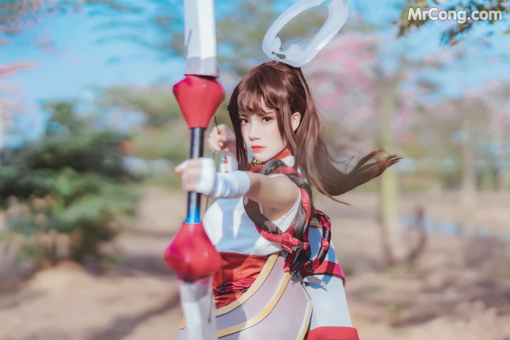 Coser@桜桃喵 Vol.134: 花见巫女 (32 photos)