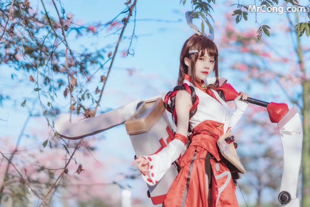 Coser@桜桃喵 Vol.134: 花见巫女 (32 photos) – Page 2