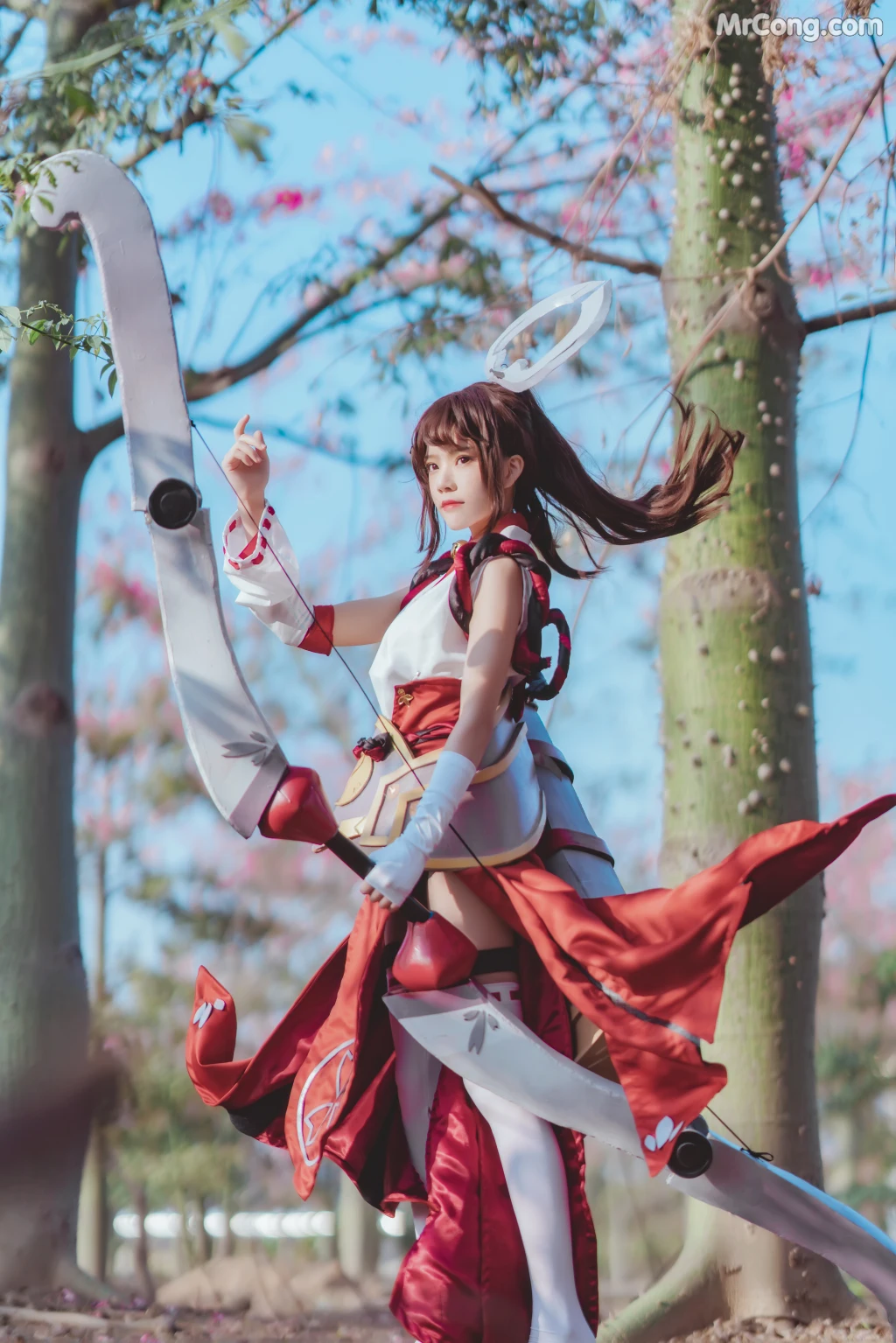 Coser@桜桃喵 Vol.134: 花见巫女 (32 photos) – Page 2