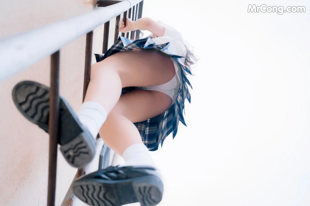 Coser@usejan蓝蓝 Vol.002: 等风来 (42 photos)