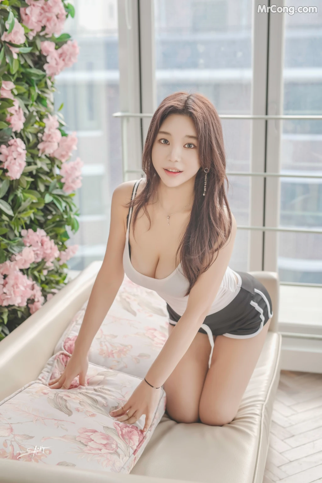 SAINT Photolife – Zzyuri (쮸리): Vol.1 – 1 Year Anniversary (51 photos) – Page 5